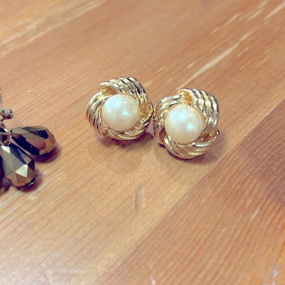 Vintage earrings crystals and pearls with gold plated bundle - Picture 4 of 5